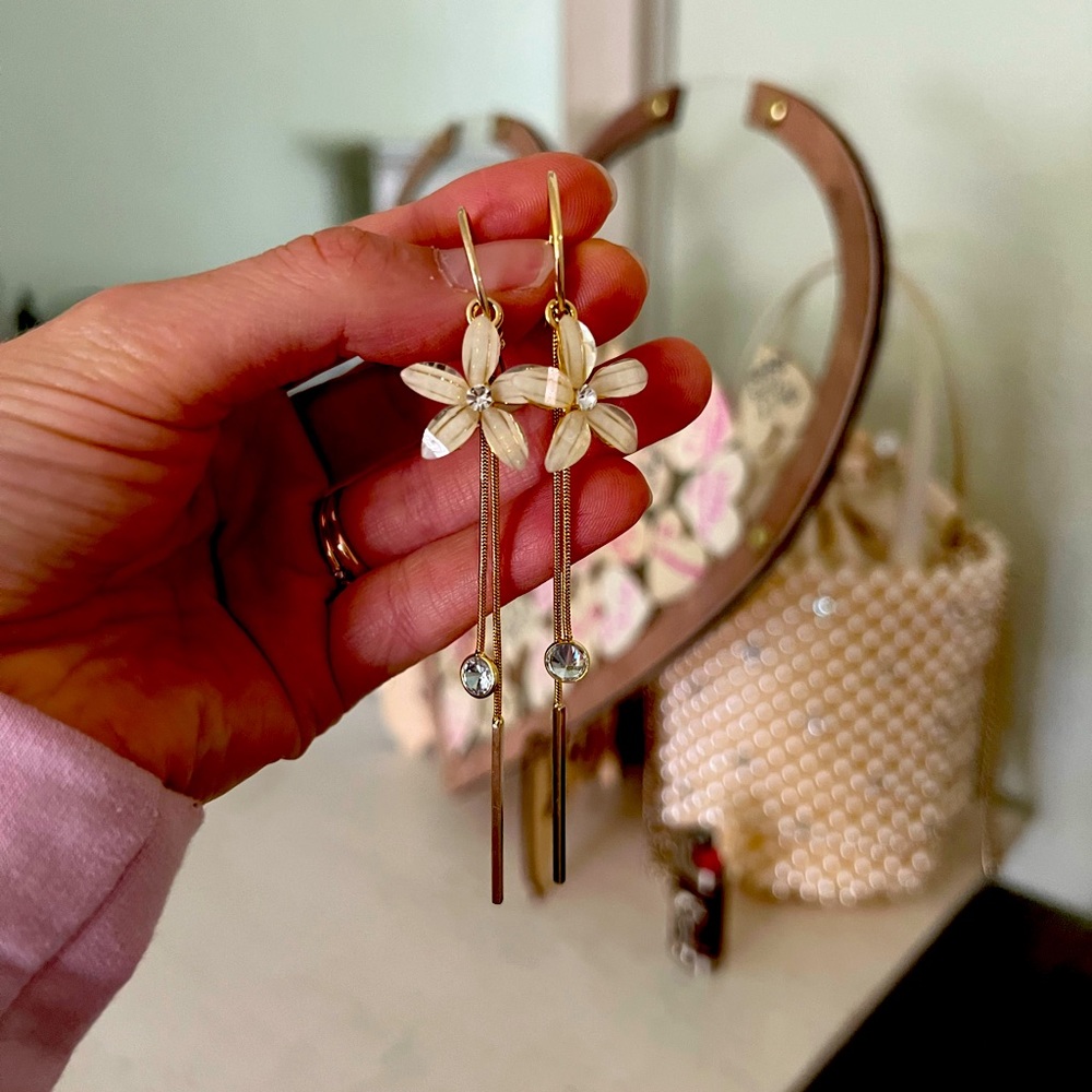 Lily earrings